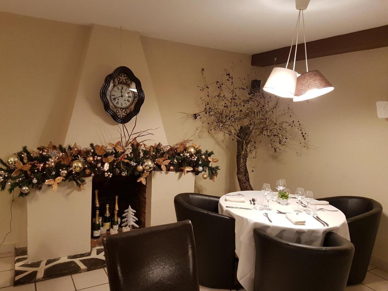 Logis Hotel Restaurant Entre Nous Langeac Bagian luar foto